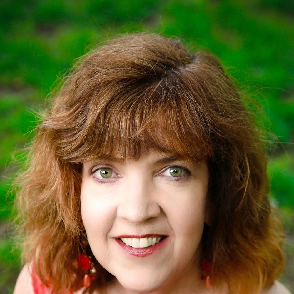 Meet your Posher, Hilary